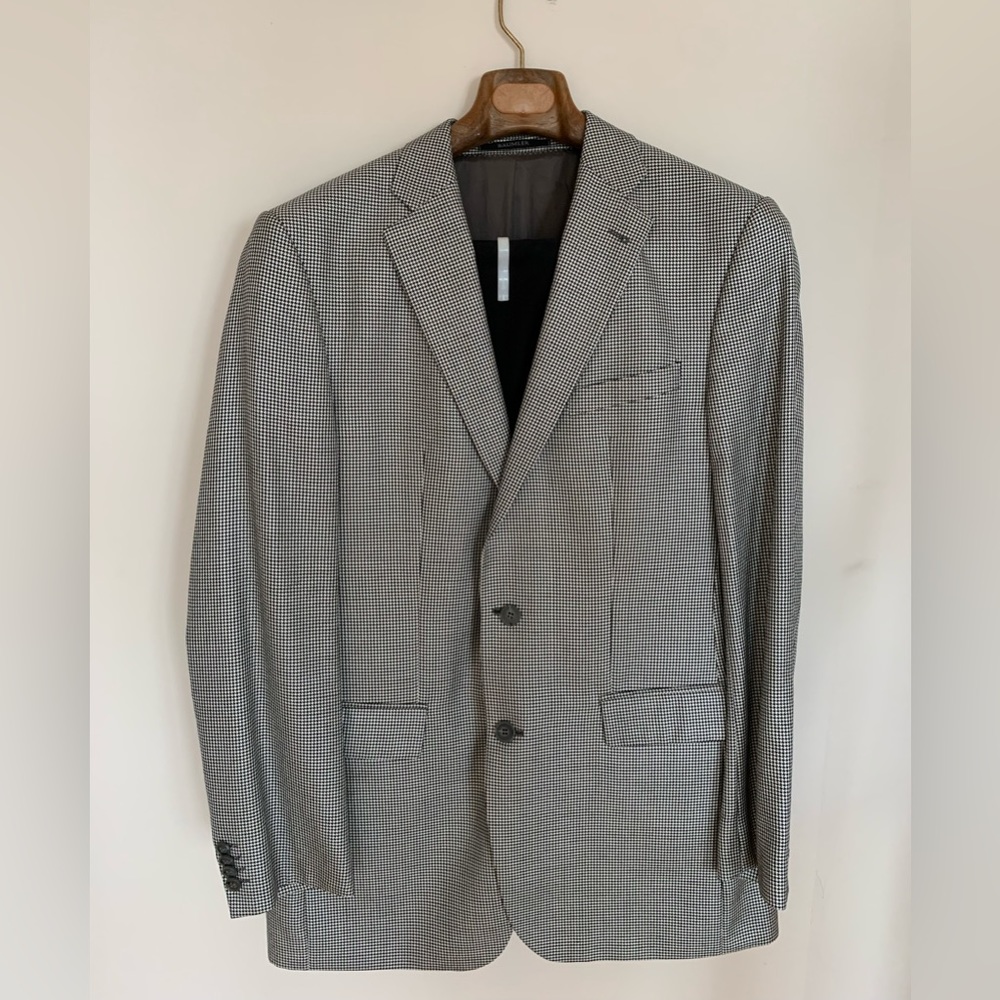 Bäumler wool houndstooth jacket with black pants